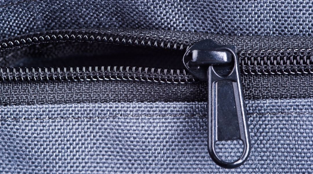 A Complete Guide To the Different Types of Zippers