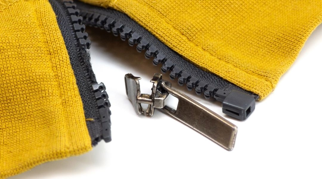 How to fix a zip puller that came out - how to fix a faulty zipper on a  pencil bag 