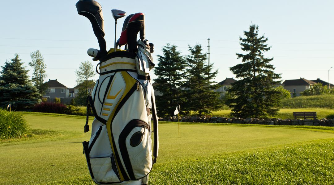 How Do You Fix the Zipper on a Golf Bag?